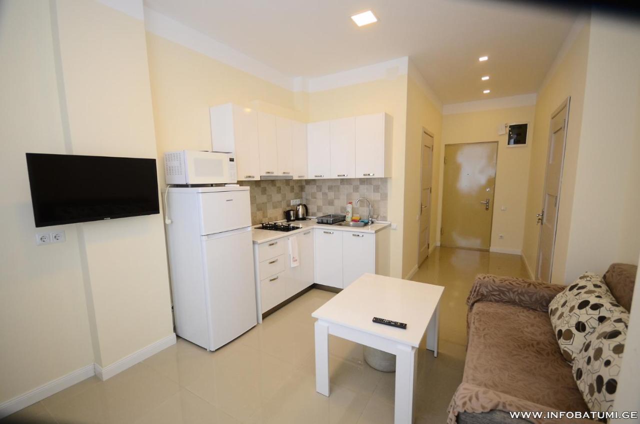 West Apartments Batumi Bagian luar foto