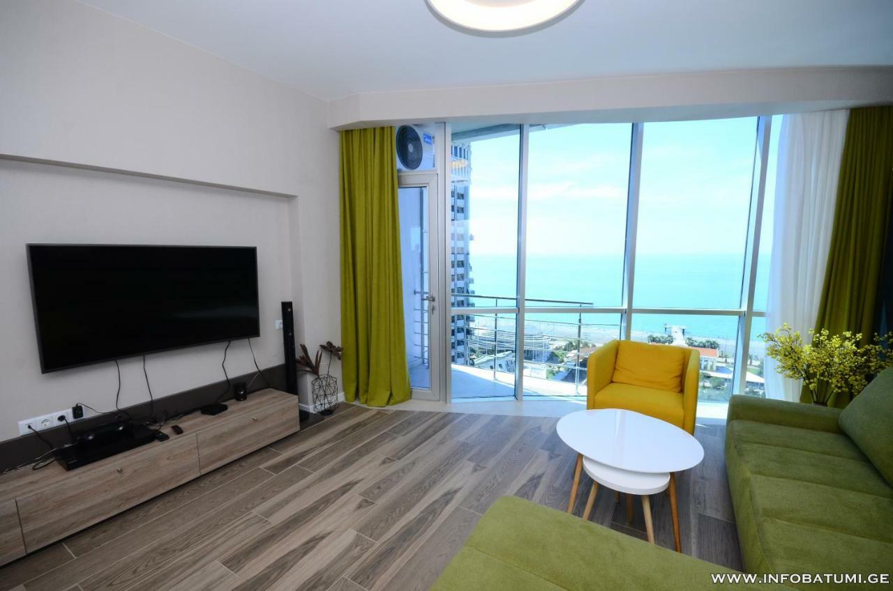 West Apartments Batumi Bagian luar foto