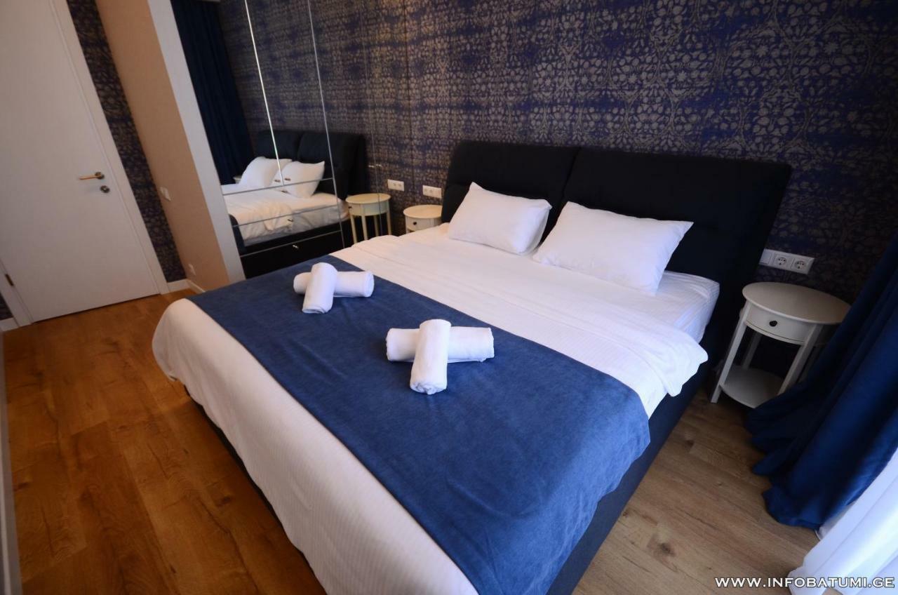 West Apartments Batumi Bagian luar foto